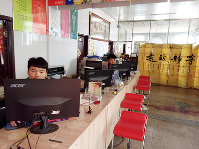 白手起家，用心經營 沒有人脈也能開好一家圖文店